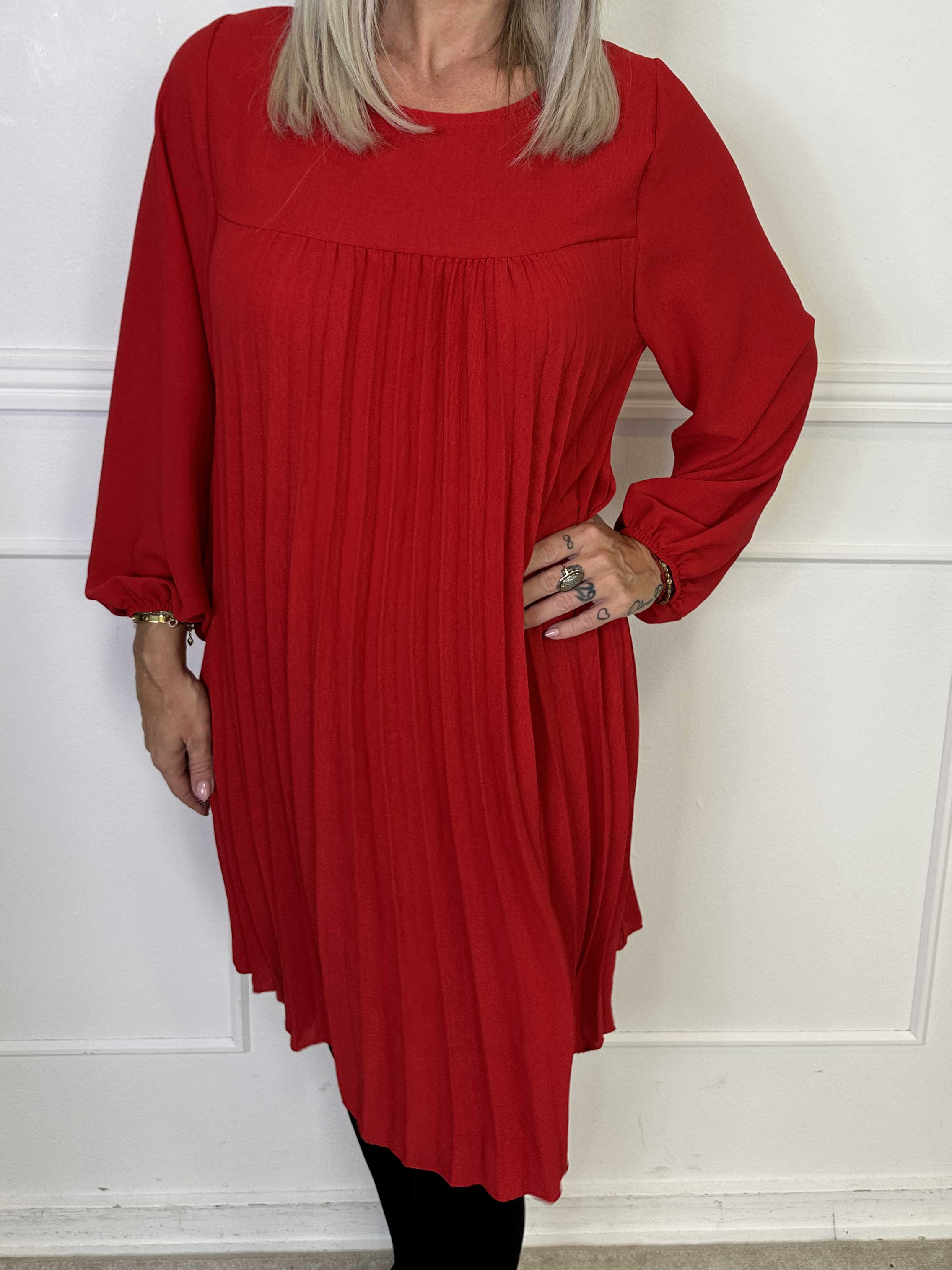 Nancy Short L/S - Klänning med plissering och fickor